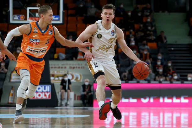 容与竞技窗 容与竞技窗